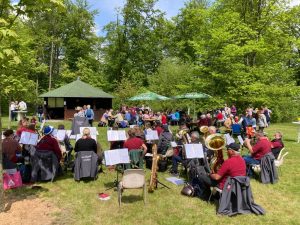 Mehr über den Artikel erfahren Himmelfahrt auf dem alten Sportplatz